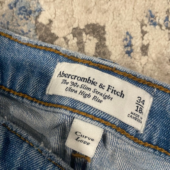 Abercrombie & Fitch Curve Love The 90s Straight Ultra High Rise Jeans 34/18R - Picture 2 of 6
